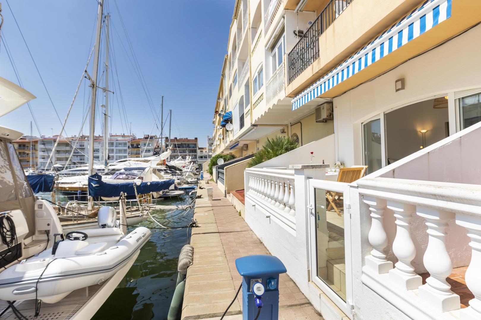 1004 Apartamento con vista al puerto Apartamento Club nautico Castelló d'Empúries